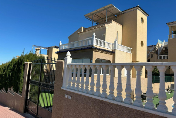 Revente - House - Torrevieja - VILLAMARTIN