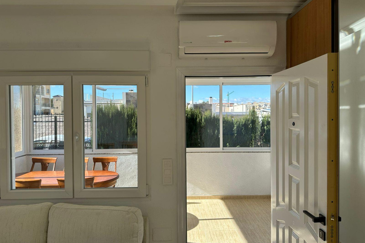 Revente - House - Torrevieja - VILLAMARTIN