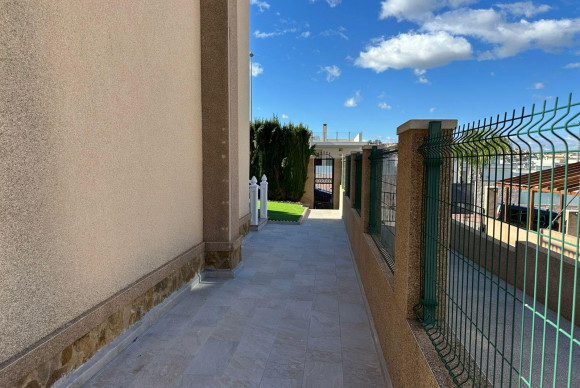 Revente - House - Torrevieja - VILLAMARTIN