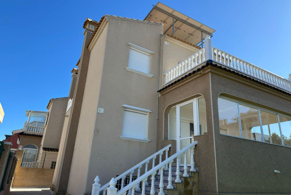 Revente - House - Torrevieja - VILLAMARTIN
