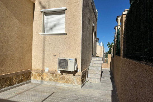 Revente - House - Torrevieja - VILLAMARTIN