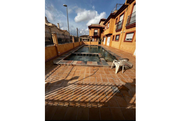 Resale - House - Redován - PUEBLO