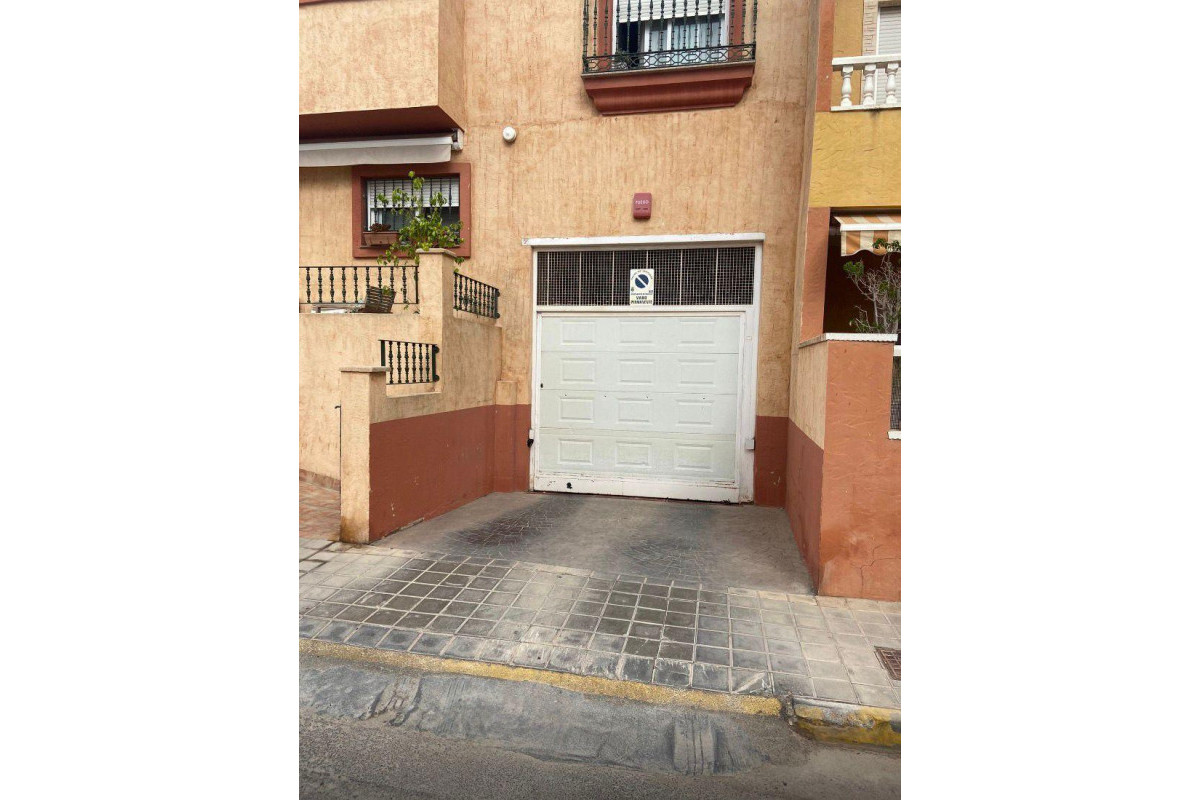 Resale - House - Redován - PUEBLO