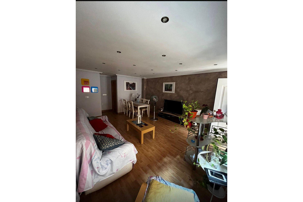 Resale - House - Redován - PUEBLO