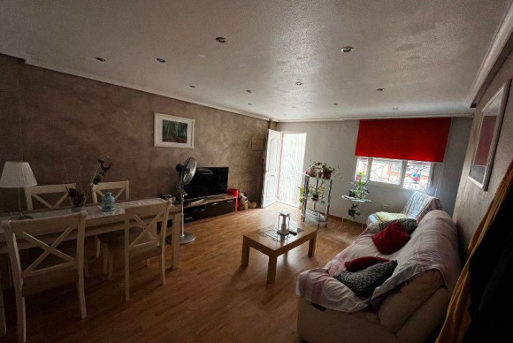 Resale - House - Redován - PUEBLO