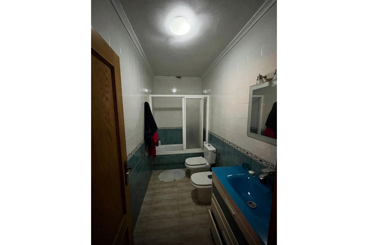 Resale - House - Redován - PUEBLO