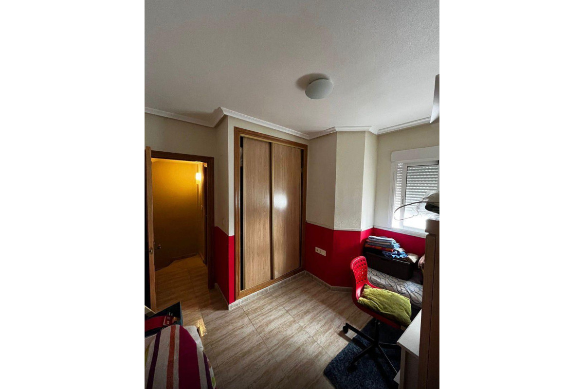 Resale - House - Redován - PUEBLO