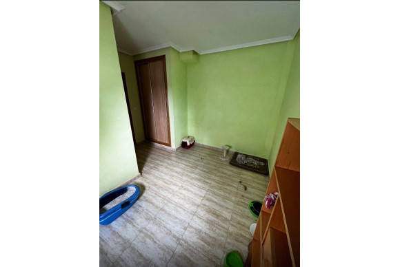 Resale - House - Redován - PUEBLO