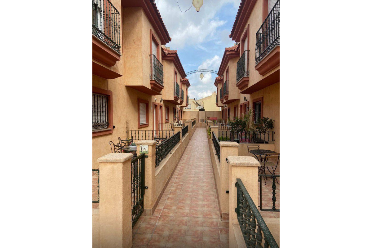 Resale - House - Redován - PUEBLO