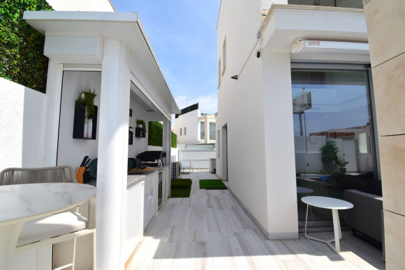 Resale - Detached Villa - Orihuela Costa - Lomas de Cabo Roig