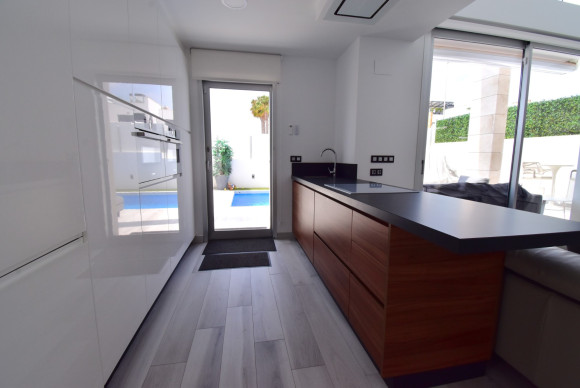 Resale - Detached Villa - Orihuela Costa - Lomas de Cabo Roig