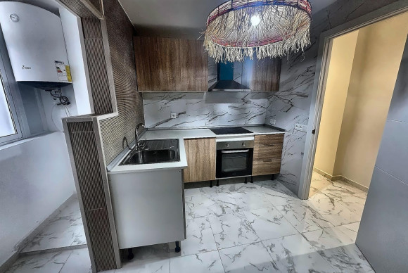 Resale - Apartment  - Torrevieja - Muelle Pesquero