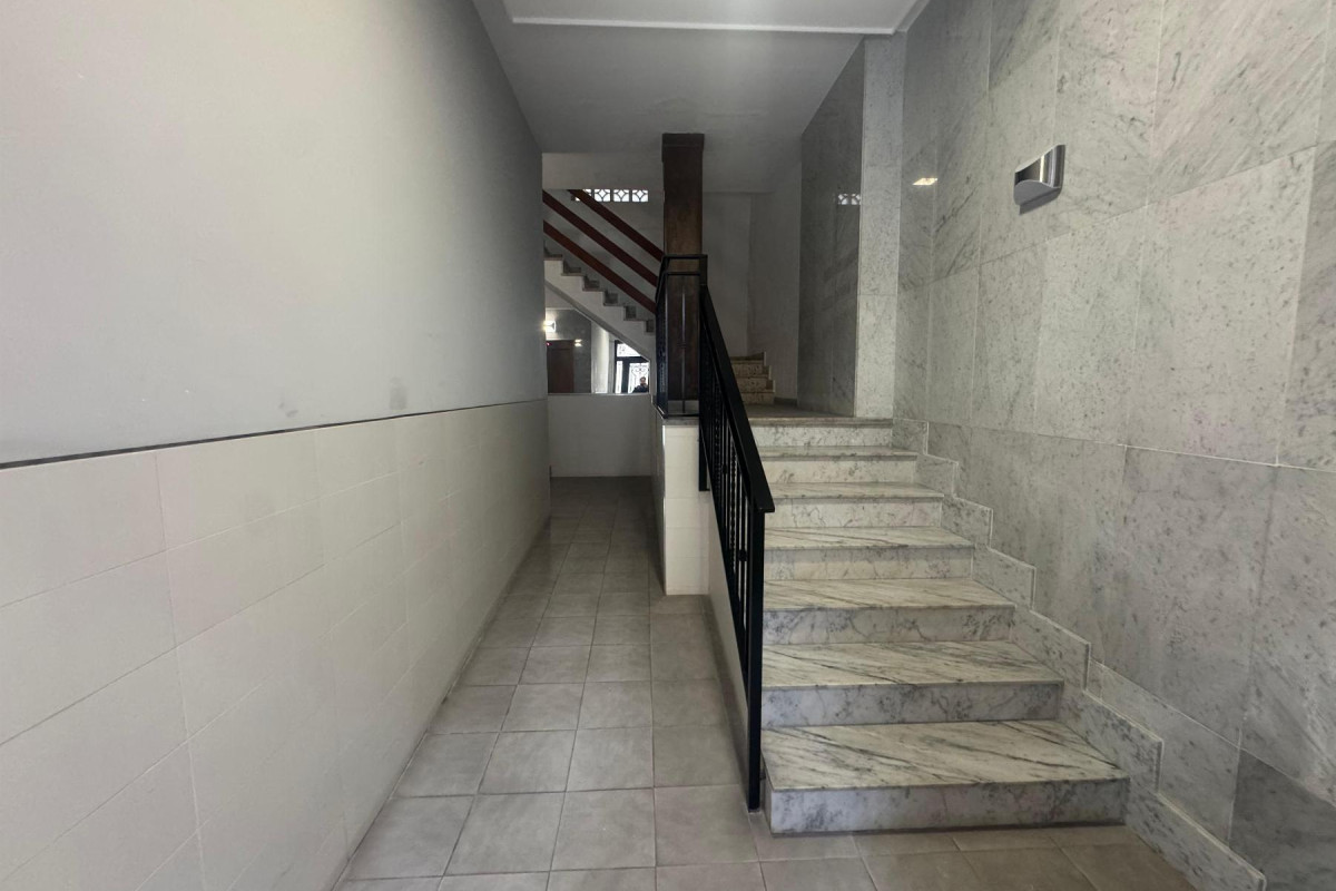 Resale - Apartment  - Torrevieja - Muelle Pesquero