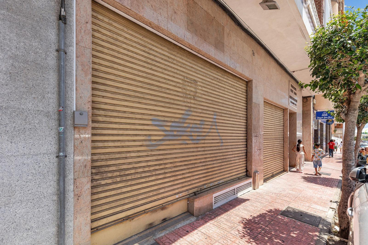 Revente - Commercial for sale - Torrevieja - Centro