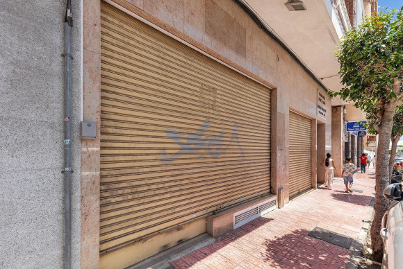 Revente - Commercial for sale - Torrevieja - Centro