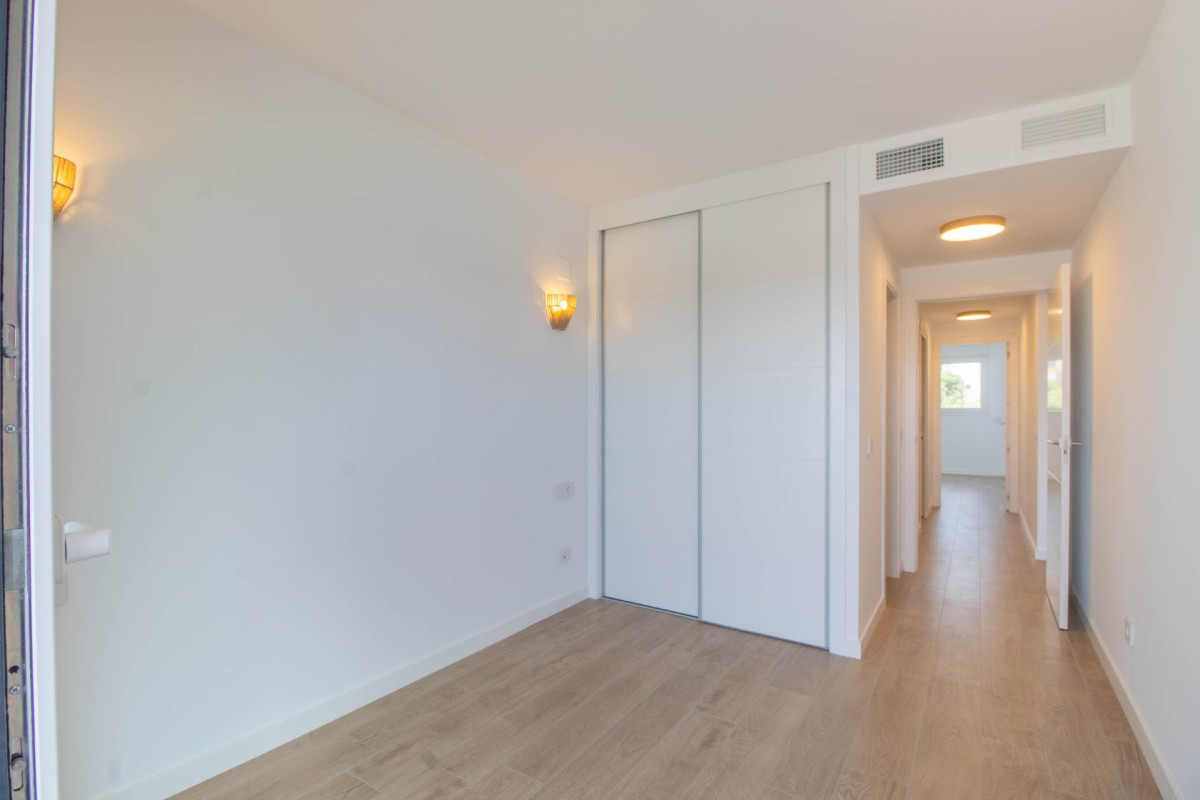 Resale - Apartment  - Torrevieja - Punta prima