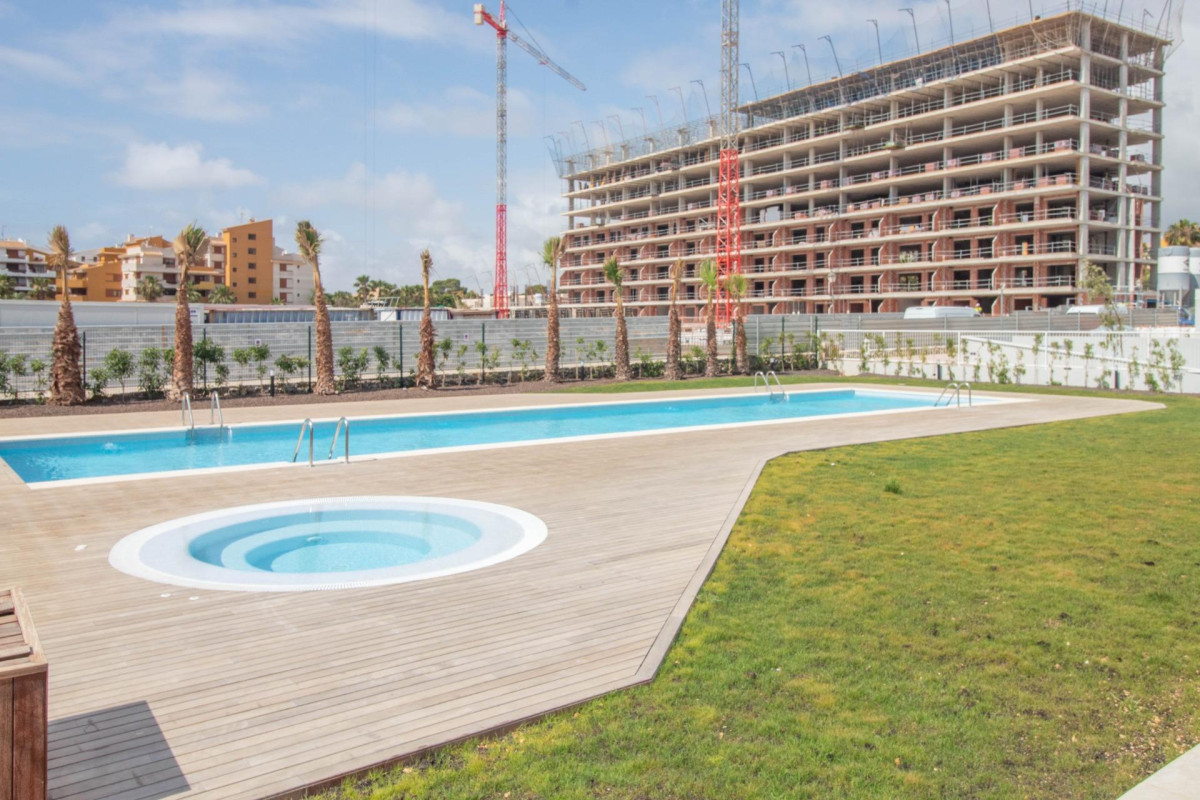 Resale - Apartment  - Torrevieja - Punta prima