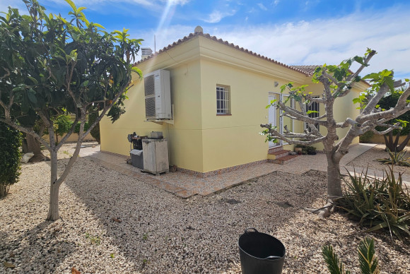 Reventa - Detached Villa - La Marina - La Marina - Urbanization