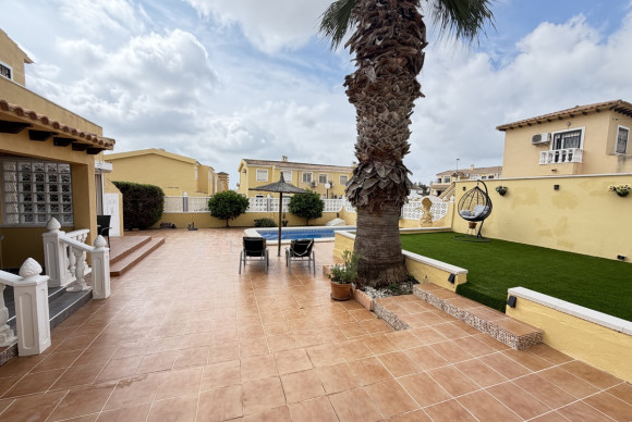 Herverkoop - Vrijstaande Villa - Orihuela Costa - Villamartin