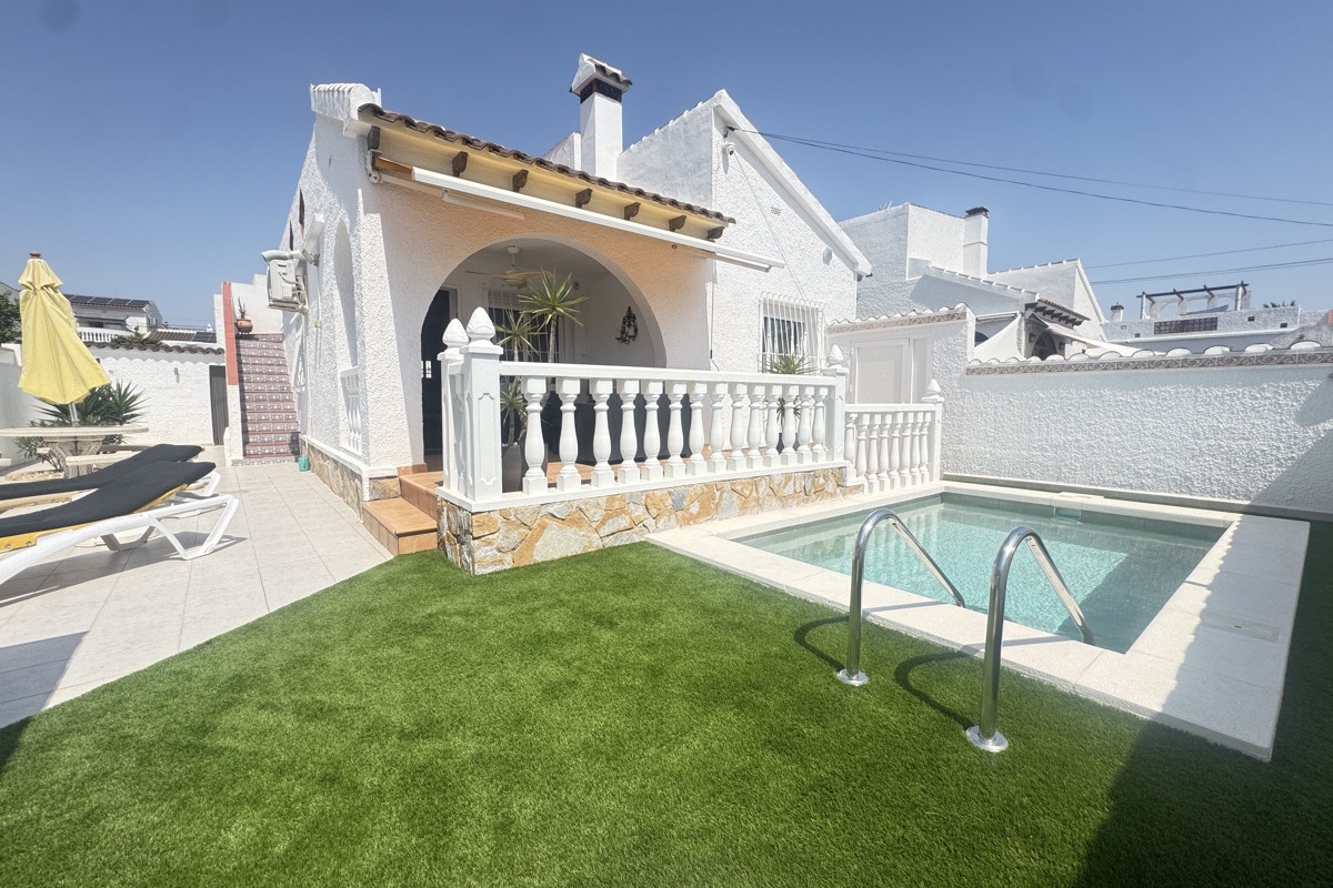 Herverkoop - Vrijstaande Villa - Orihuela Costa - Villamartin