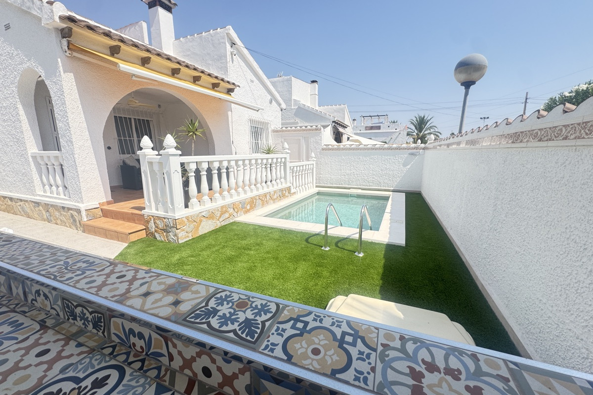 Herverkoop - Vrijstaande Villa - Orihuela Costa - Villamartin