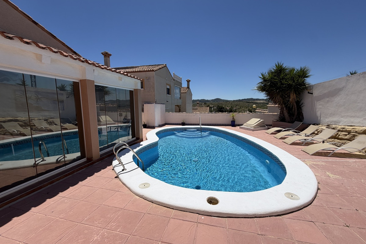 Herverkoop - Vrijstaande Villa - San Miguel de Salinas - Lake View Mansions