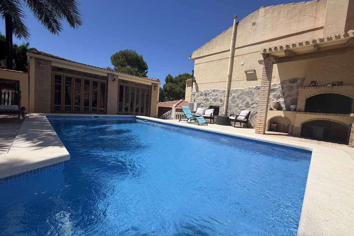 Herverkoop - Vrijstaande Villa - Torrevieja - Los Balcones