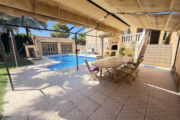 Herverkoop - Vrijstaande Villa - Torrevieja - Los Balcones