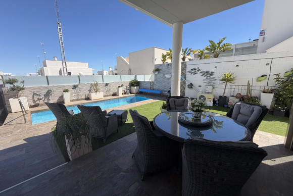 Herverkoop - Vrijstaande Villa - Orihuela Costa - Villamartin