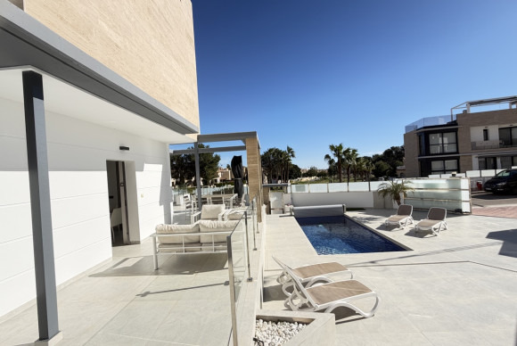 Herverkoop - Vrijstaande Villa - Orihuela Costa - Villamartin