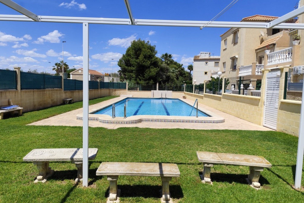 Resale - Garden Apartment - Torrevieja