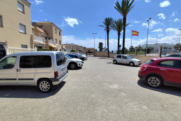 Resale - Garden Apartment - Torrevieja