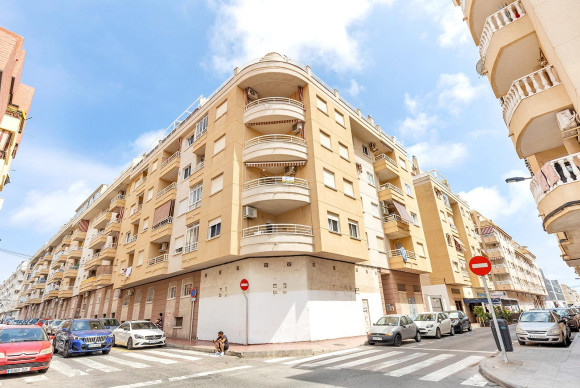 Herverkoop - Appartement  - Torrevieja - Estacion de autobuses