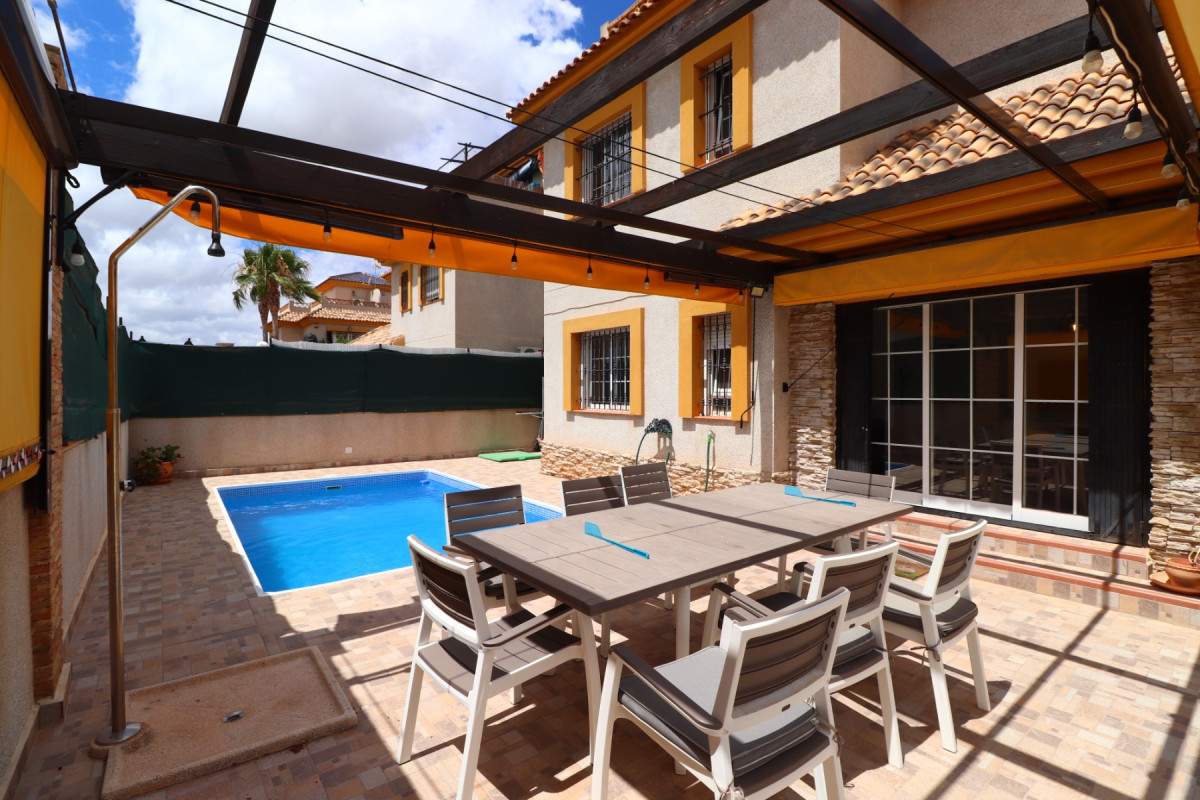 Herverkoop - Half Vrijstaande Woning - Los Montesinos - La Herrada