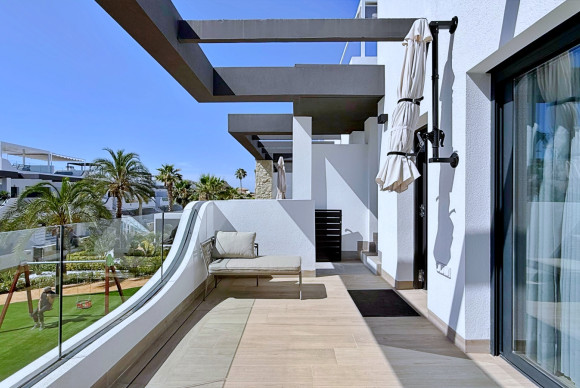 Herverkoop - Appartement  - Orihuela Costa - Punta Prima