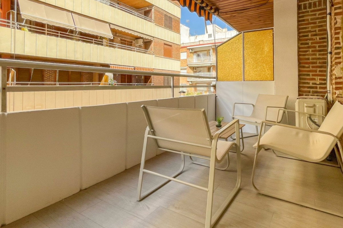 Resale - Apartment  - Torrevieja - El Acequión - Los Náufragos