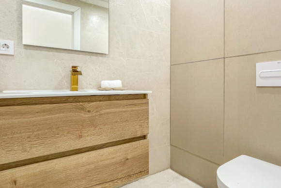 Resale - Apartment  - Torrevieja - El Acequión - Los Náufragos