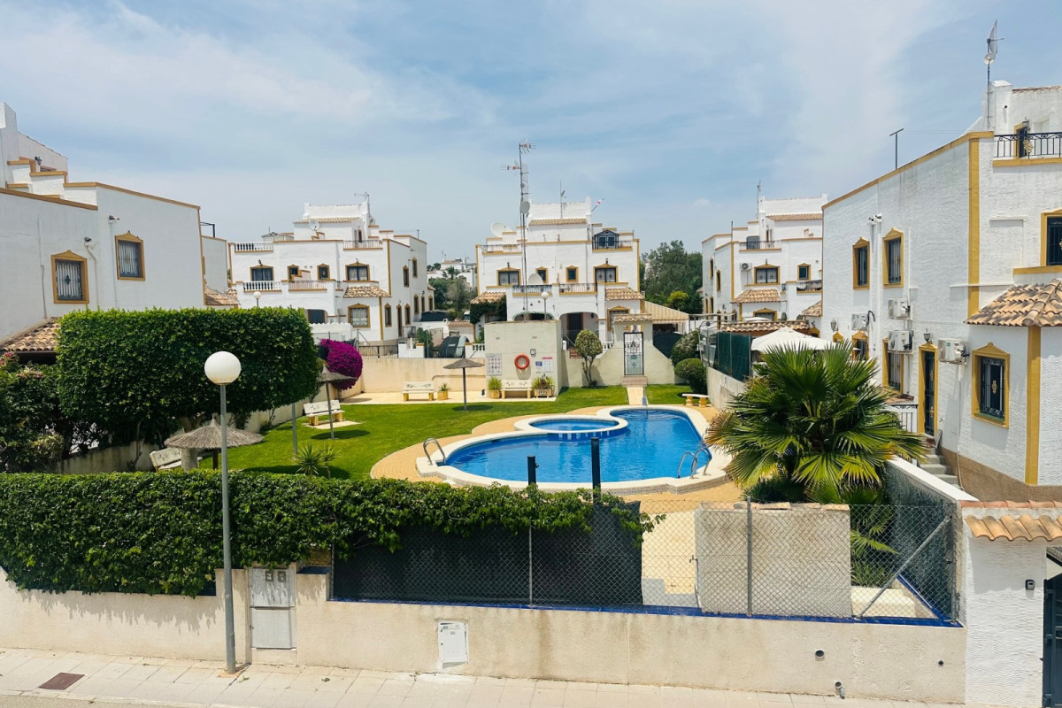 Resale - Townhouse - Orihuela Costa - Entre Naranjos Vistabella
