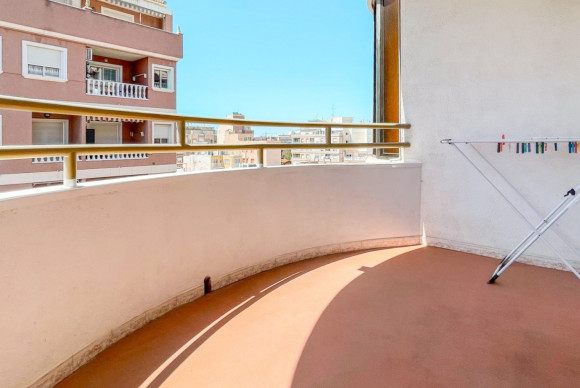 Reventa - Apartamento / piso - Torrevieja - El Acequión - Los Náufragos