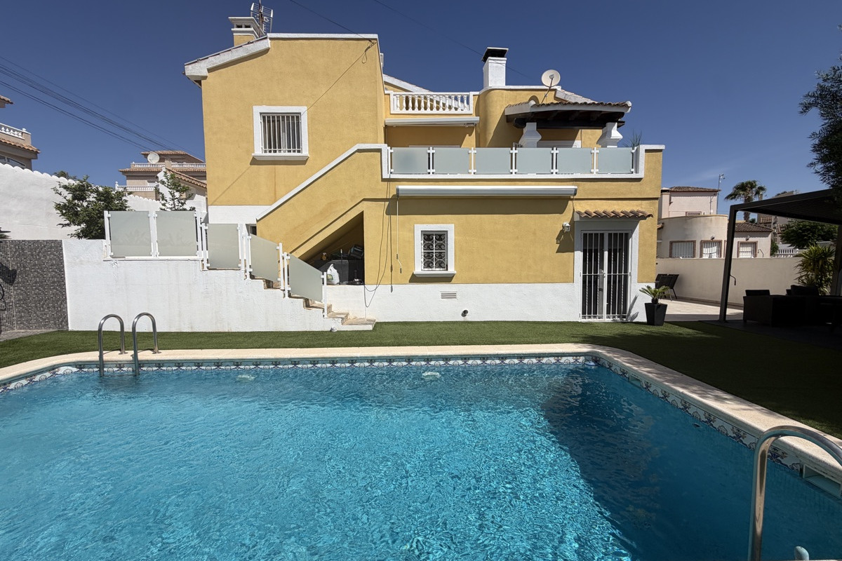 Herverkoop - Vrijstaande Villa - Orihuela Costa - Villamartin