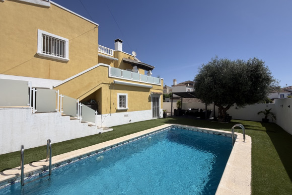 Herverkoop - Vrijstaande Villa - Orihuela Costa - Villamartin