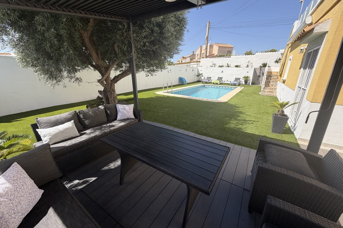 Herverkoop - Vrijstaande Villa - Orihuela Costa - Villamartin