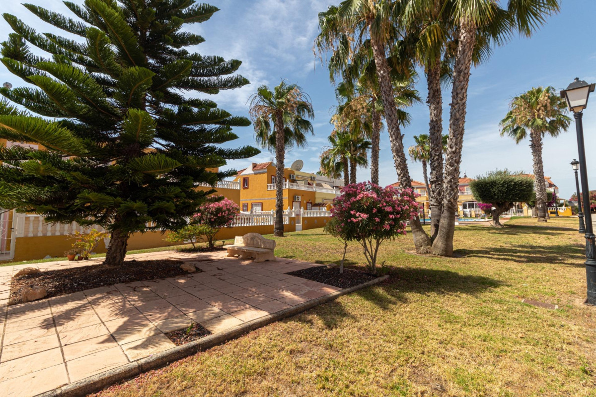 Resale - Terraced house - Orihuela Costa - La Regia