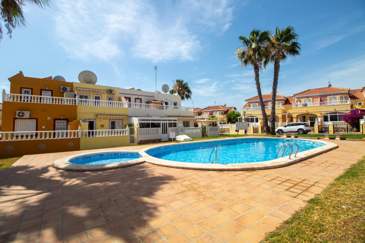 Resale - Terraced house - Orihuela Costa - La Regia