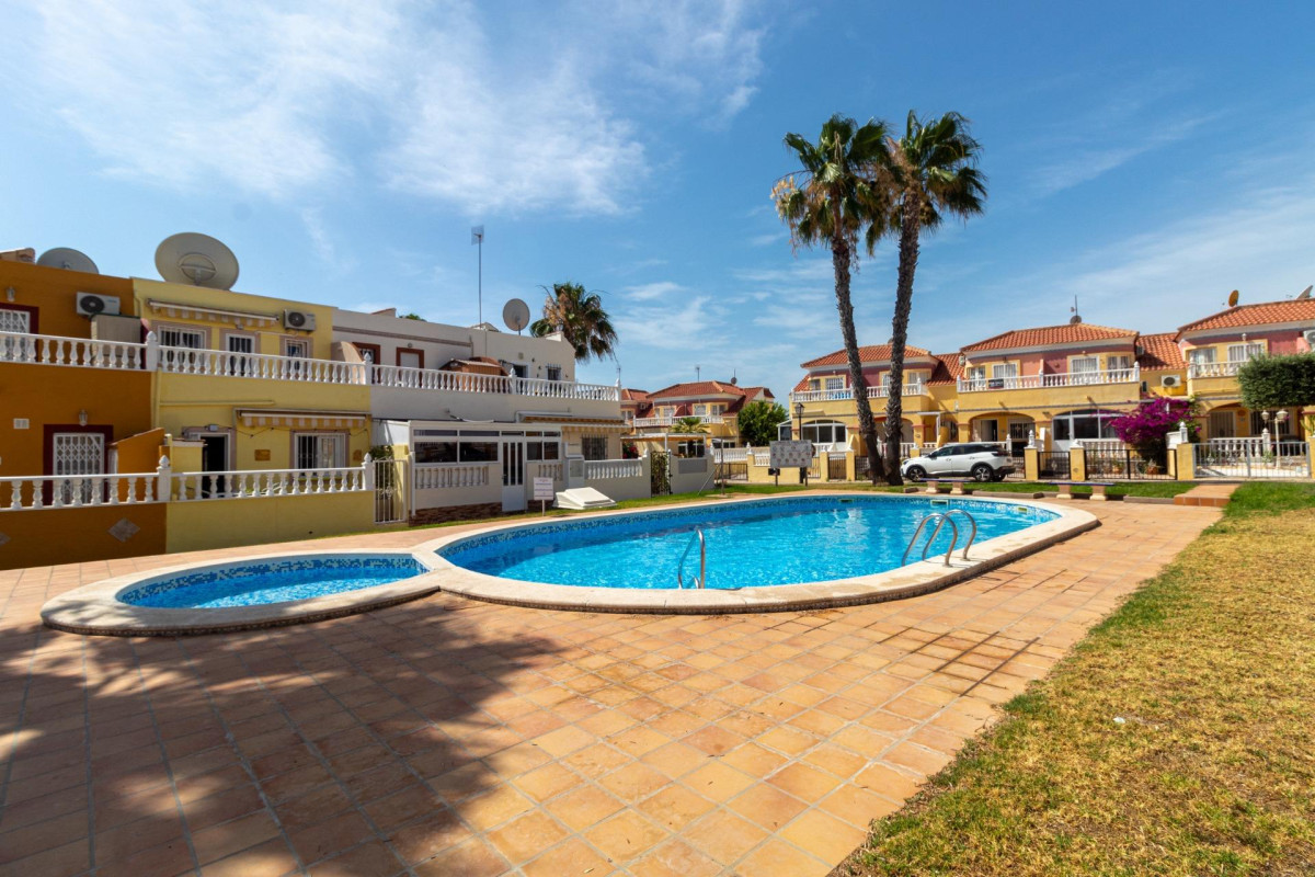 Resale - Terraced house - Orihuela Costa - La Regia