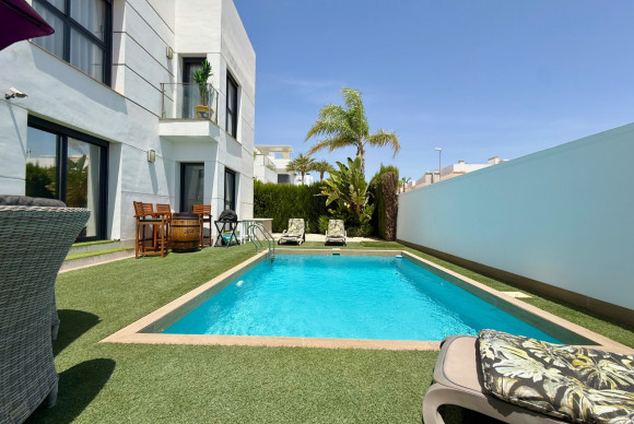 Herverkoop - Vrijstaande Villa - Ciudad Quesada - Doña Pepa