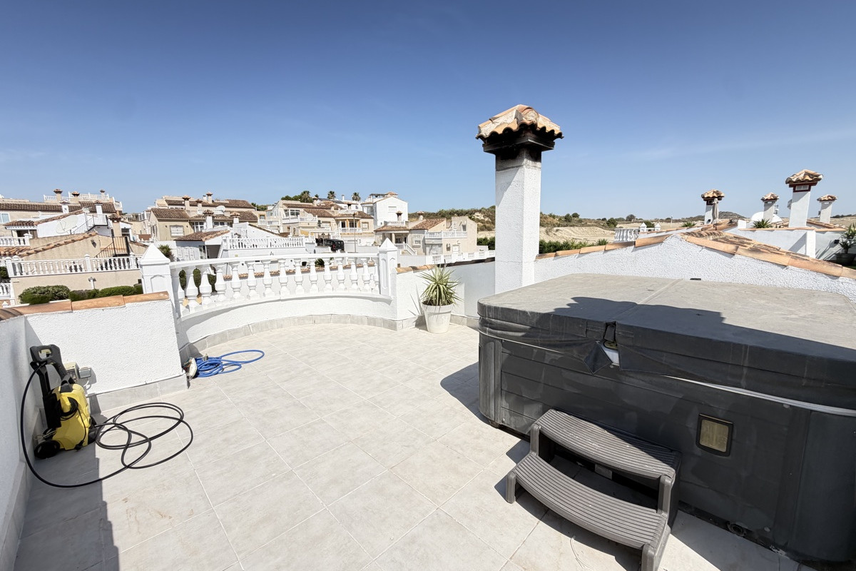 Herverkoop - Vrijstaande Villa - San Miguel de Salinas - Lake View Mansions