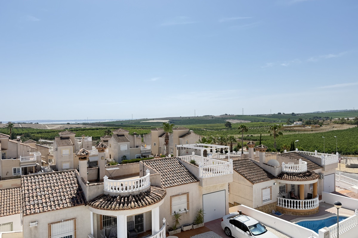 Herverkoop - Vrijstaande Villa - San Miguel de Salinas - Lake View Mansions