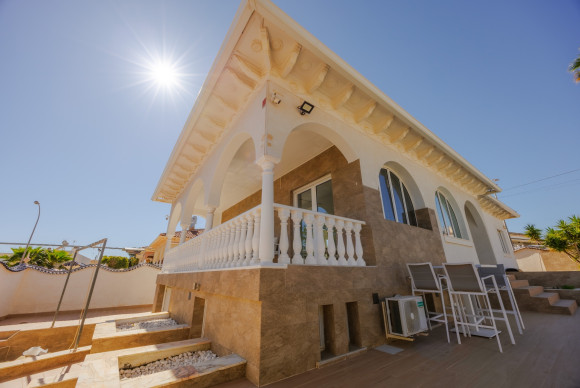 Herverkoop - Vrijstaande Villa - Ciudad Quesada - Ciudad Quesada - Town