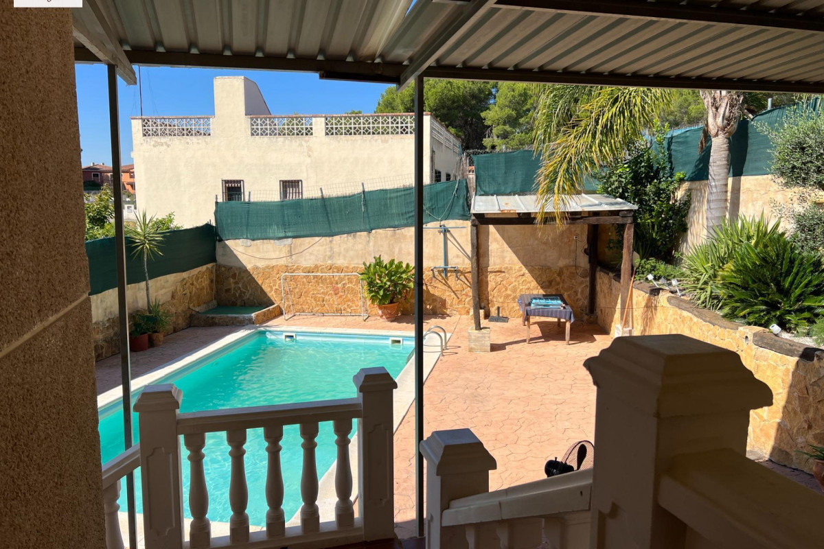 Resale - House - Godelleta - El bosque